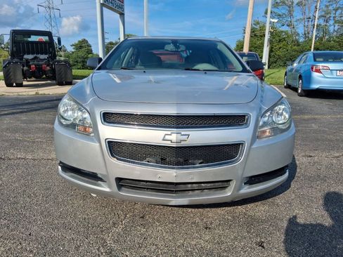 Used 2011 Chevrolet Malibu LS FWD image 2