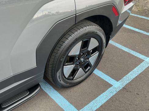 Certified 2025 Hyundai Santa Fe SEL image 25