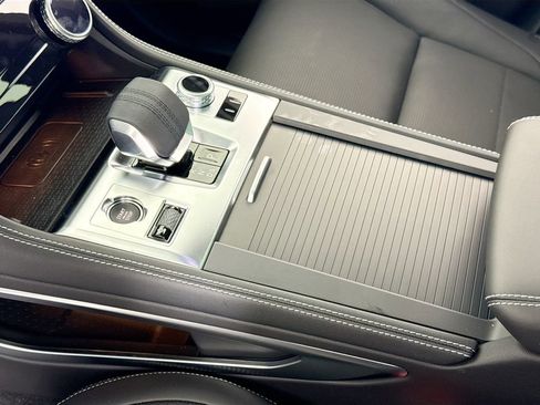 Used 2025 Jaguar F-PACE R-Dynamic S image 21