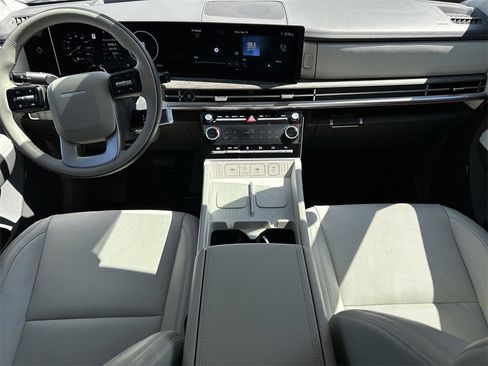 Used 2025 Hyundai Santa Fe Calligraphy image 11