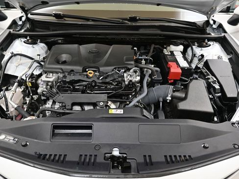 Used 2023 Toyota Camry XLE image 9