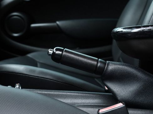 Used 2013 MINI Cooper Hardtop image 12