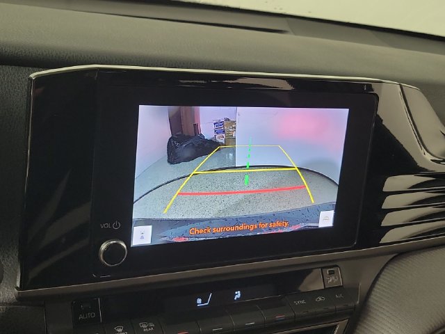 Used 2025 Toyota Camry SE w/ Convenience Package FWD image 28