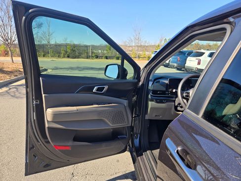 Certified 2025 Kia Carnival LXS image 20