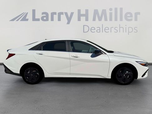 New 2026 Hyundai Elantra SEL Sport Premium FWD image 9