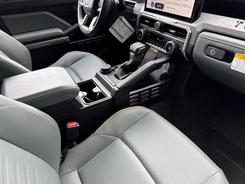 Certified 2025 Toyota 4Runner Trailhunter image 22