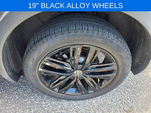 Used 2022 Volkswagen Tiguan SE R-Line FWD image 31
