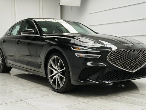Used 2025 Genesis G70 2.5T image 2