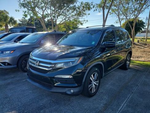 Used 2018 Honda Pilot EX image 3