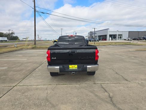 Used 2017 Toyota Tundra SR5 w/ SR5 Upgrade Package image 10