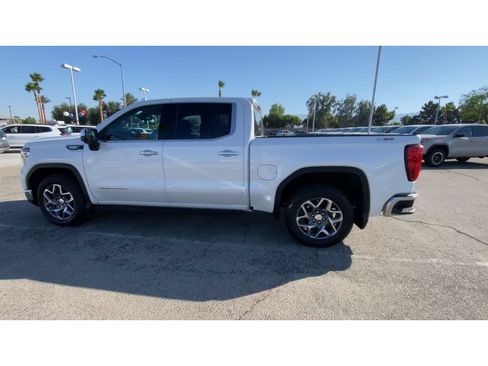 Used 2024 GMC Sierra 1500 SLT AWD/4WD image 5