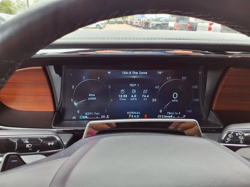 Used 2024 Lincoln Navigator Reserve image 15