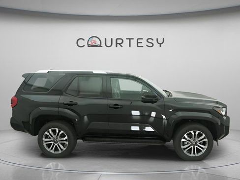 Used 2026 Toyota 4Runner Limited image 11