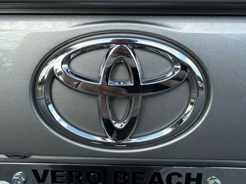 Used 2021 Toyota RAV4 LE image 37