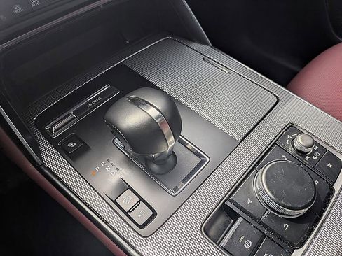 Certified 2025 MAZDA CX-70 Plug-In Hybrid w/ Premium Plus AWD/4WD image 25