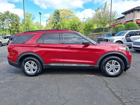 Certified 2021 Ford Explorer XLT AWD/4WD image 7