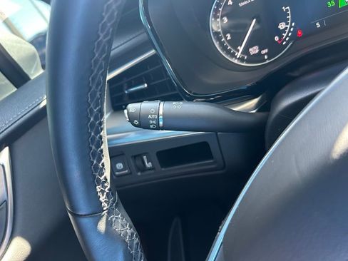 Used 2024 Cadillac XT5 Luxury image 23