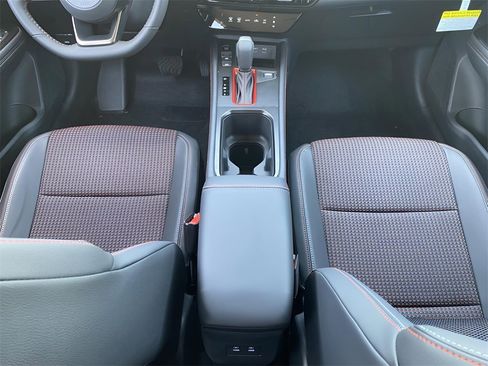 New 2025 Nissan Kicks SR image 36