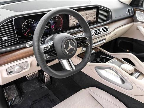 New 2026 Mercedes-Benz GLS 450 4MATIC image 10