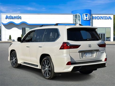 Used 2020 Lexus LX 570 4WD w/ 3rd Row & Luxury Pkg image 6