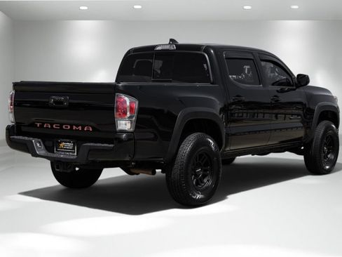 Used 2020 Toyota Tacoma TRD Off-Road AWD/4WD image 6