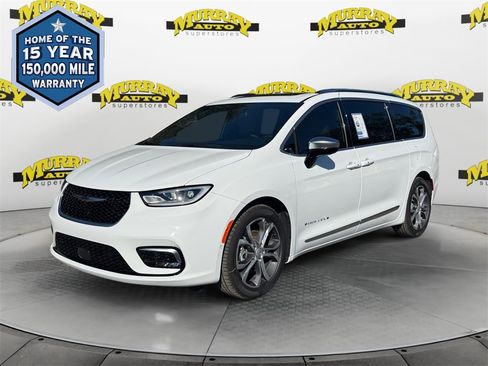 New 2026 Chrysler Pacifica Pinnacle image 1