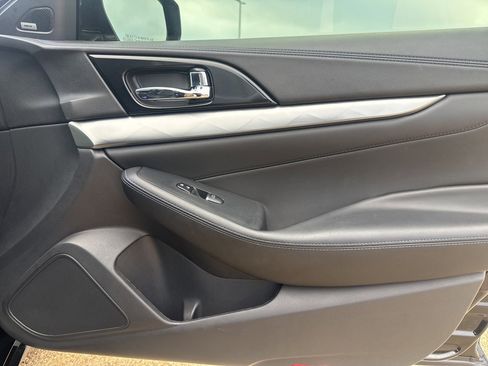 Used 2018 Nissan Maxima SR w/ Midnight Edition image 9