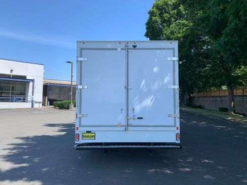 Used 2024 Chevrolet Express 3500 w/ Power Convenience Package RWD image 4