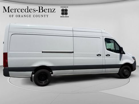 Used 2024 Mercedes-Benz Sprinter 3500 image 4