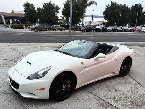 Used 2012 Ferrari California RWD image 5