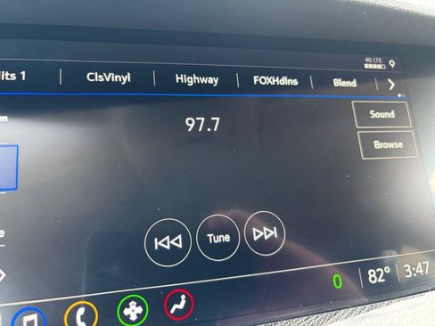 Used 2022 Buick Envision Preferred FWD image 35