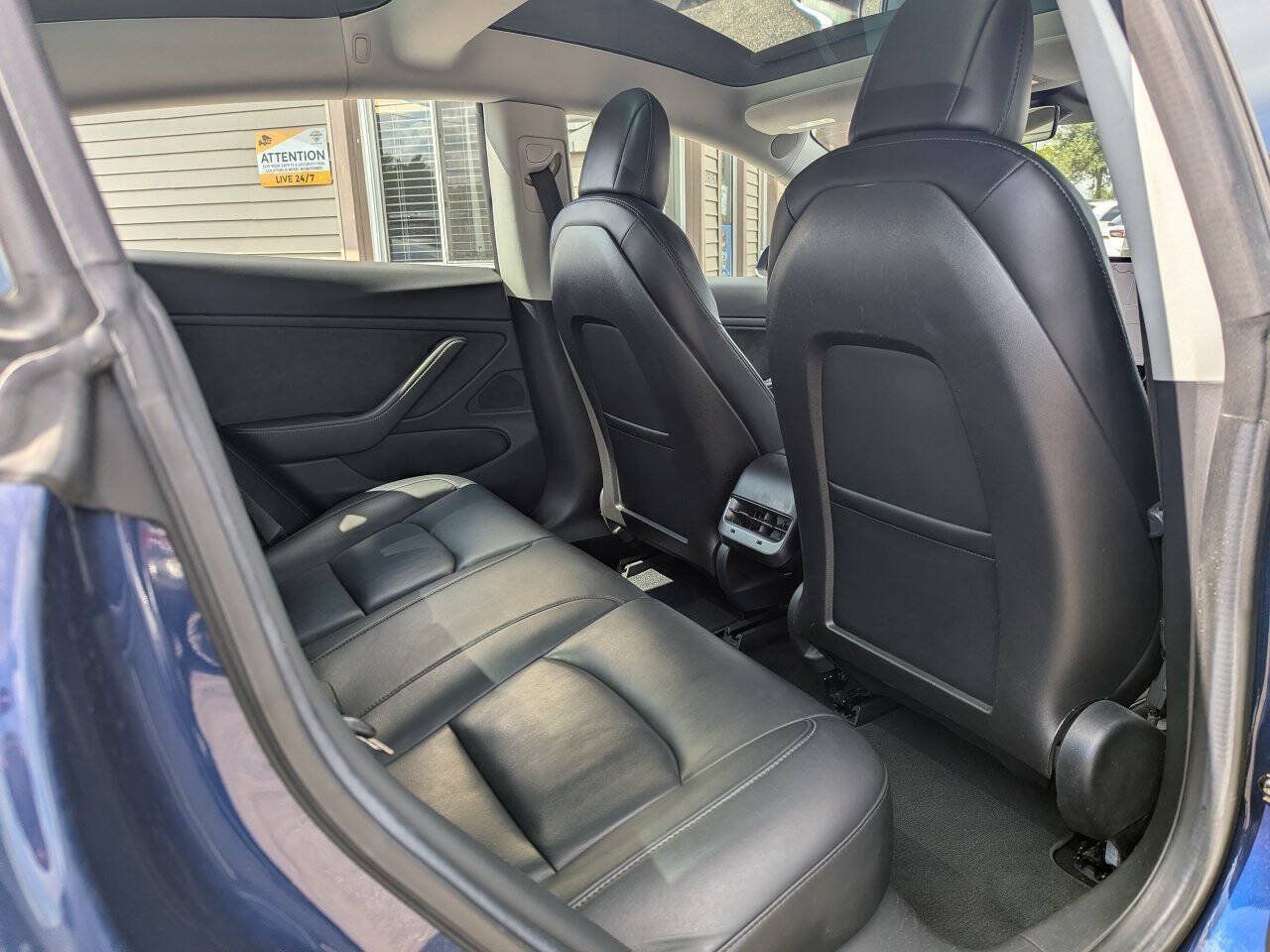 Used 2018 Tesla Model 3 Long Range RWD image 18