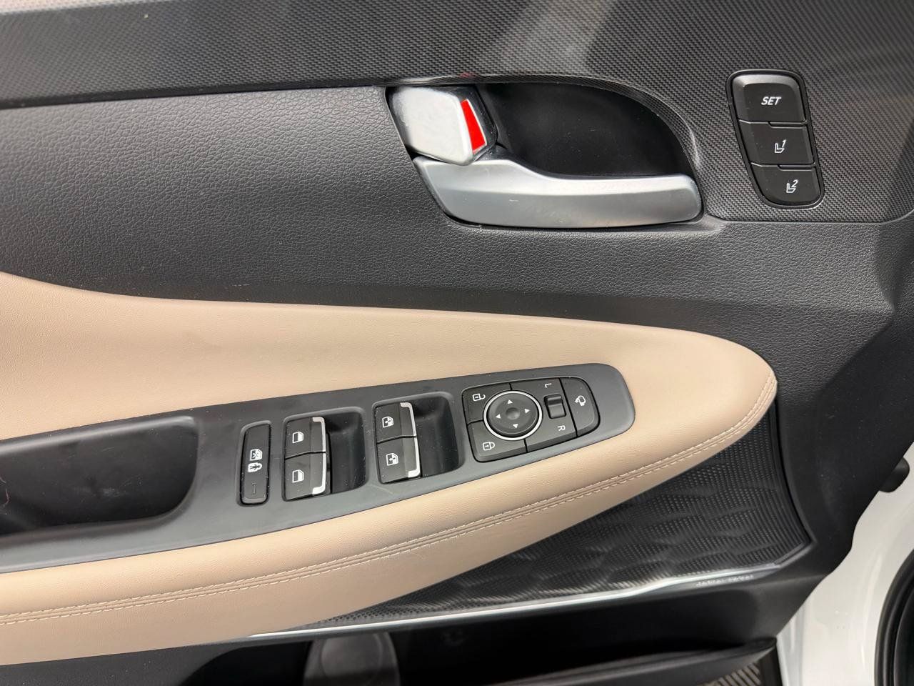 Used 2023 Hyundai Santa Fe Limited AWD/4WD image 6