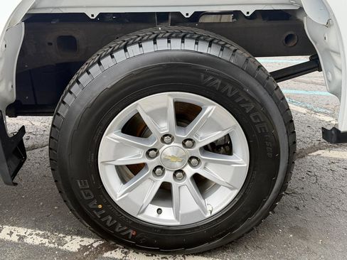 Used 2019 Chevrolet Silverado 1500 LT w/ All-Star Edition AWD/4WD image 29
