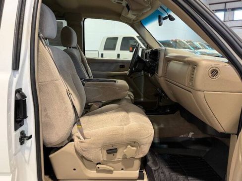 Used 2001 Chevrolet Silverado 3500 LS AWD/4WD image 15