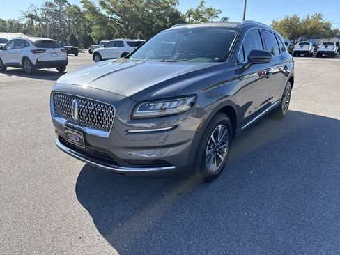 Used 2023 Lincoln Nautilus FWD w/ Premium Package image 6