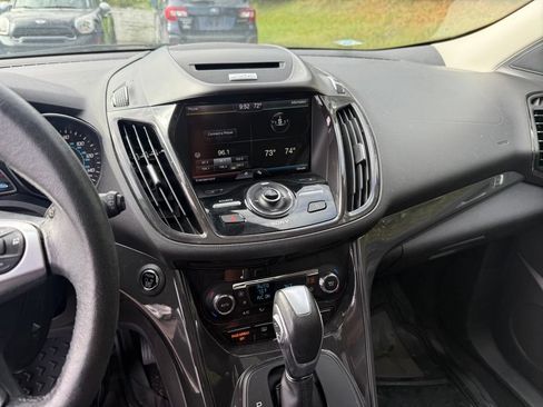 Used 2015 Ford Escape Titanium FWD image 10