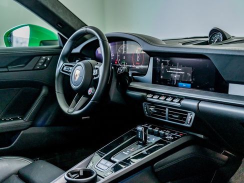 Certified 2025 Porsche 911 Carrera 4 GTS image 31