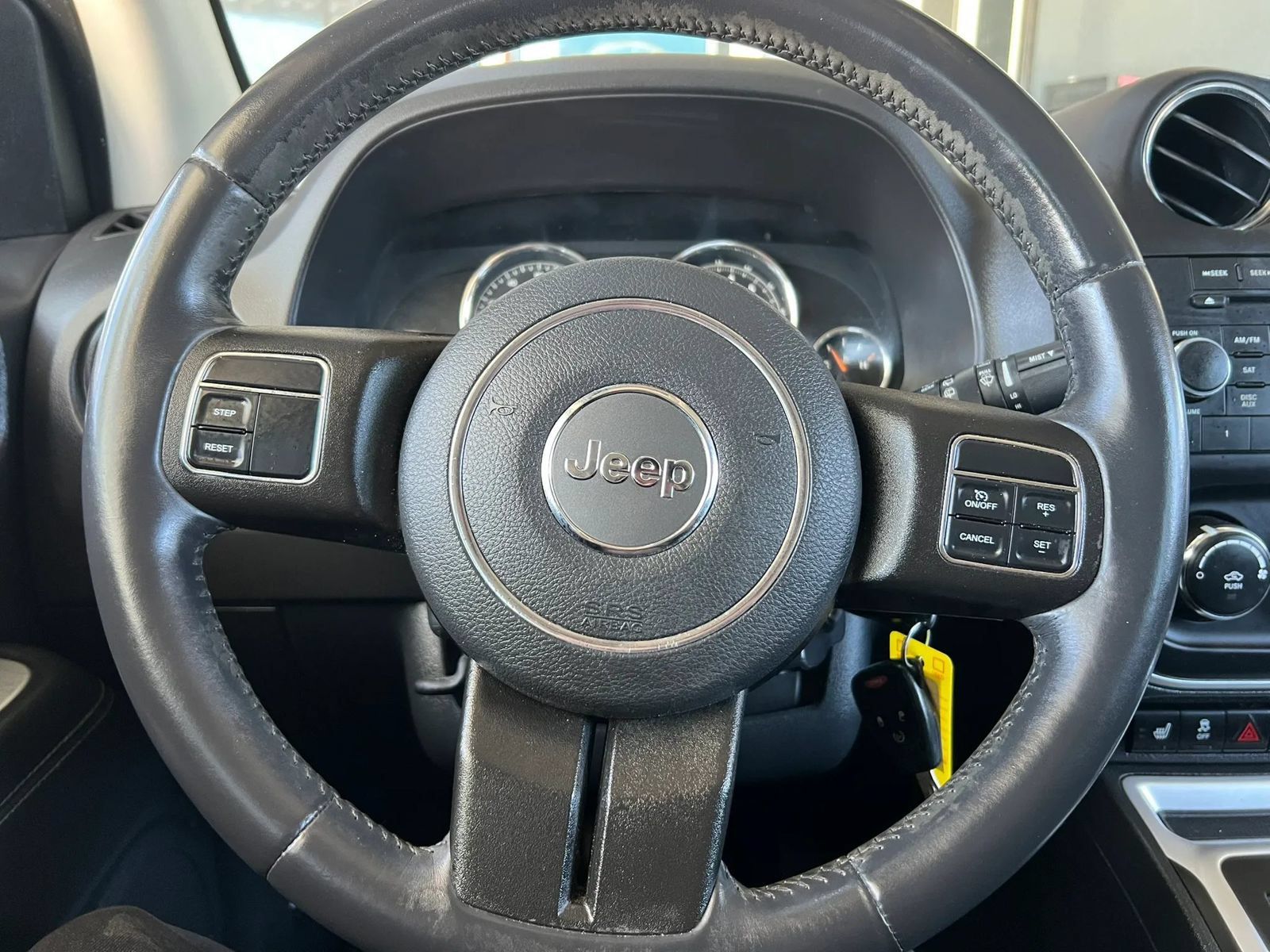 Used 2014 Jeep Compass Latitude AWD/4WD image 14