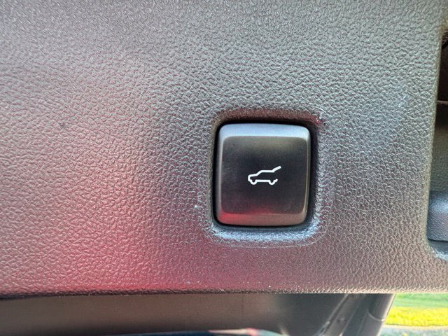 Used 2020 Ford Escape Titanium AWD/4WD image 13