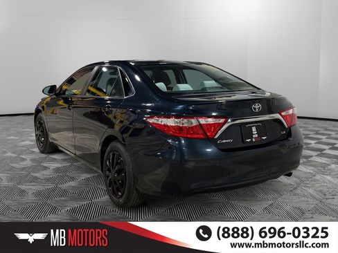Used 2015 Toyota Camry LE image 7