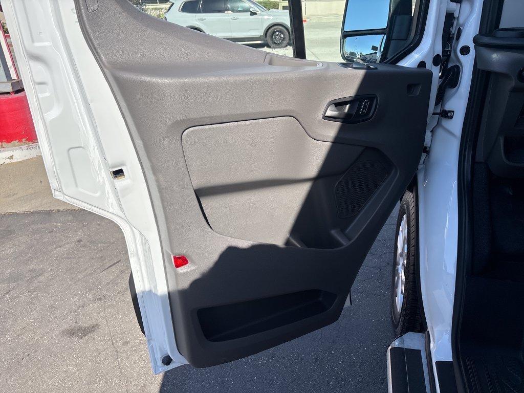Used 2025 Ford Transit 250 Low Roof RWD image 10