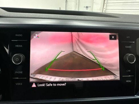 Used 2024 Volkswagen Taos SE FWD image 19