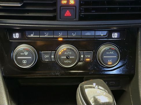 Used 2022 Volkswagen Jetta SE FWD image 10