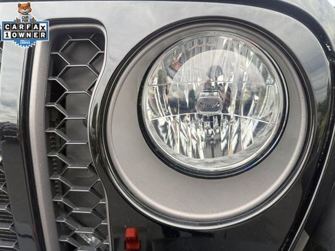 Used 2021 Jeep Gladiator Mojave AWD/4WD image 22