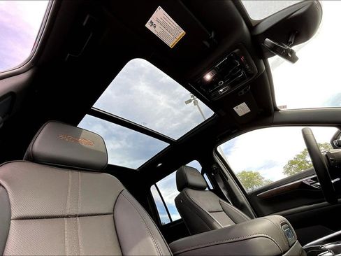 New 2026 Chevrolet Suburban High Country image 13