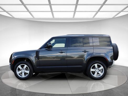 Used 2022 Land Rover Defender 110 S AWD/4WD image 4
