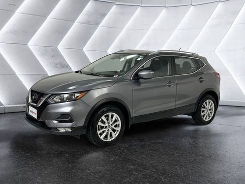 Used 2022 Nissan Rogue Sport SV image 3
