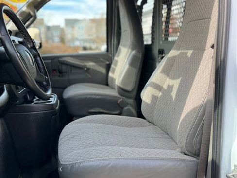 Used 2023 GMC Savana 2500 w/ Driver Convenience Package image 21