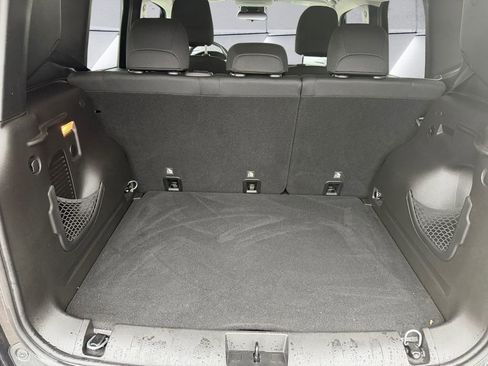 Certified 2020 Jeep Renegade Latitude w/ Cold Weather Group image 13